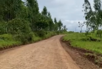 Rodovia PR-364, no trecho não pavimentado entre Altamira do Paraná e Laranjal