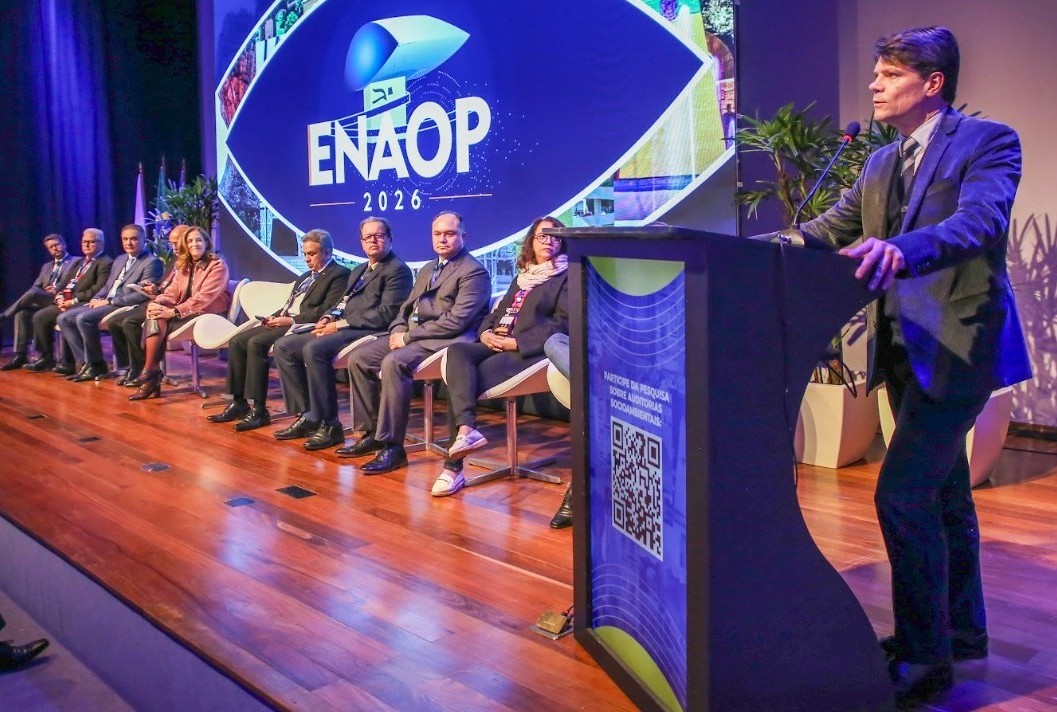 O presidente do TCE-PR, conselheiro Ivens Linhares, fala na abertura do Encontro Nacional de Auditoria de Obras Públicas (Enaop 2026), em Curitiba